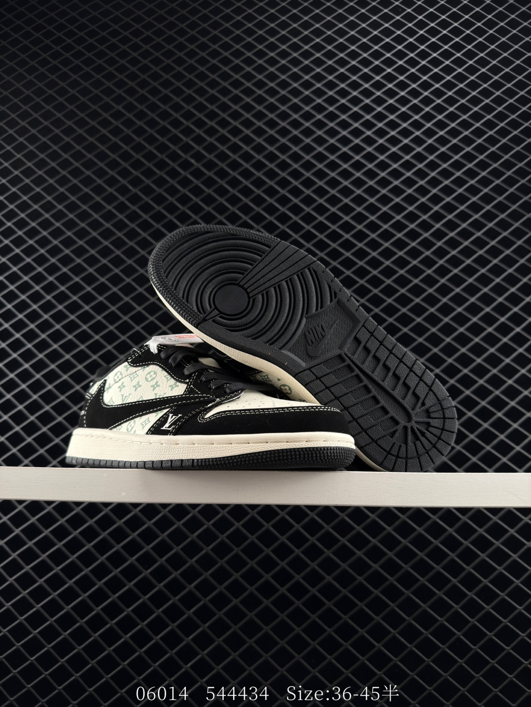 Nike Air Jordan 1 x Travis Scott AJ1